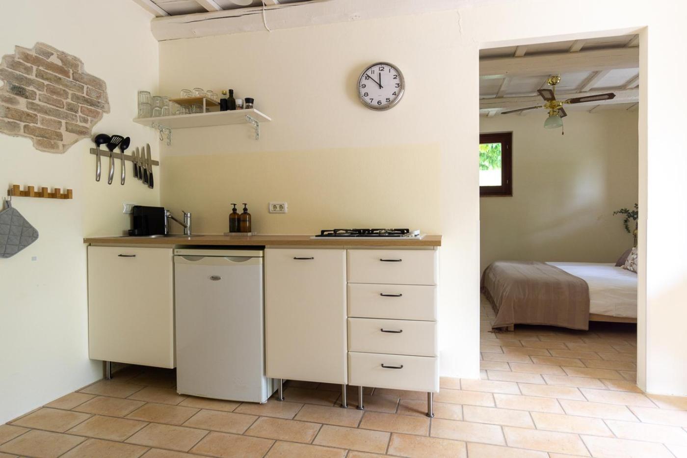 San Pietro  Rosa Nel Pozzo Apartments And B&B מראה חיצוני תמונה