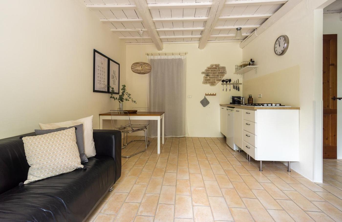 San Pietro  Rosa Nel Pozzo Apartments And B&B מראה חיצוני תמונה