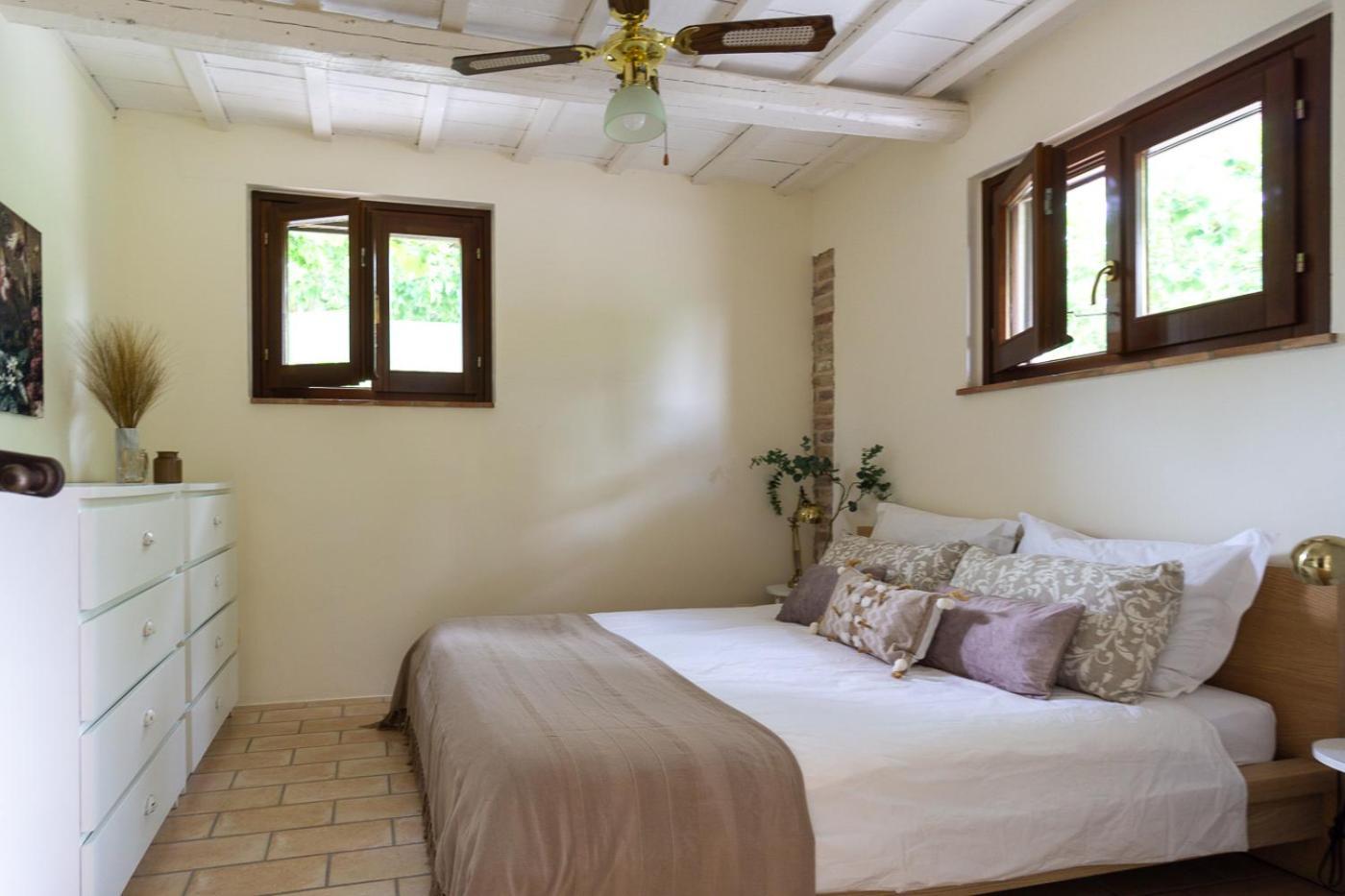 San Pietro  Rosa Nel Pozzo Apartments And B&B מראה חיצוני תמונה