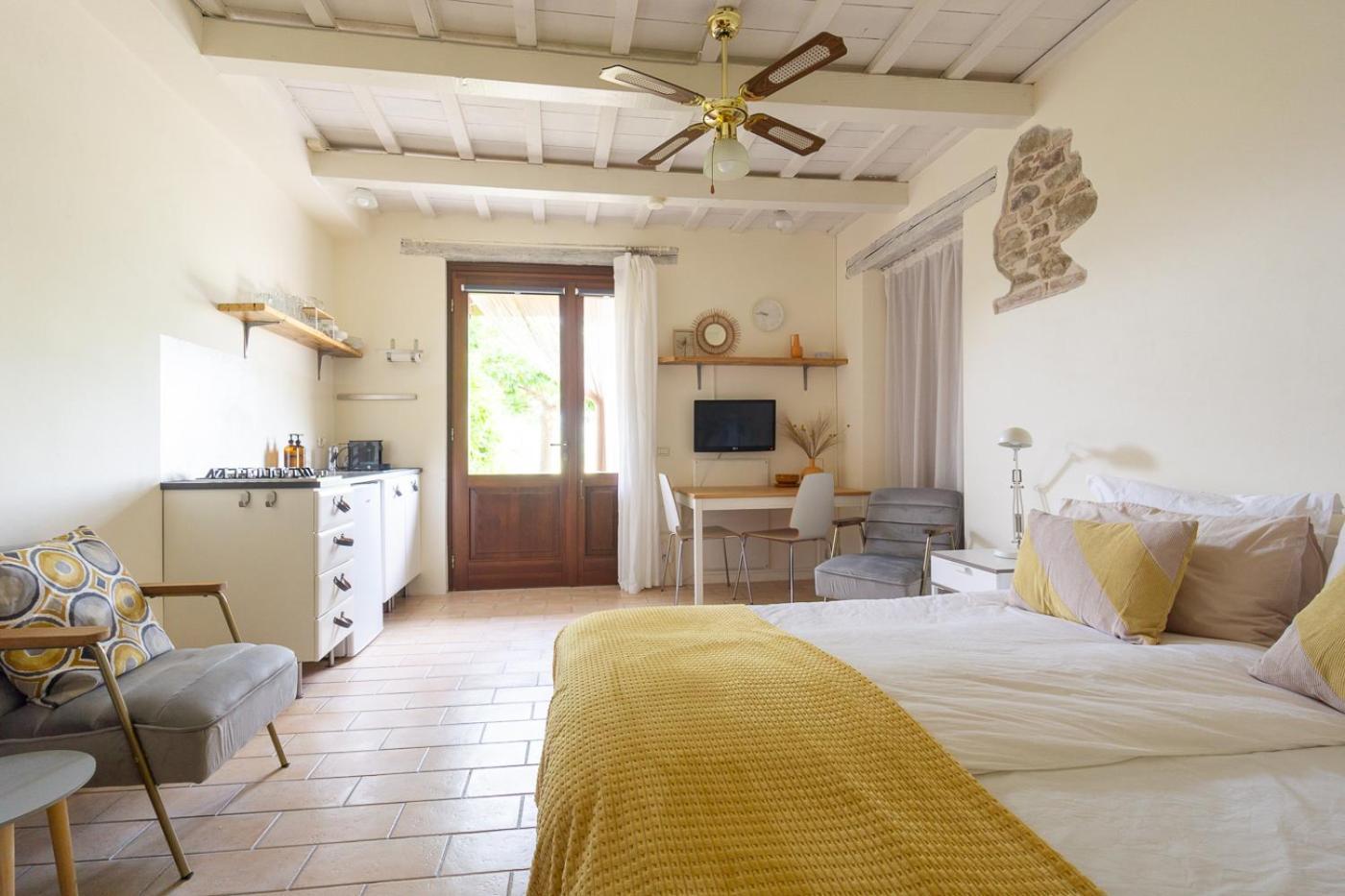 San Pietro  Rosa Nel Pozzo Apartments And B&B מראה חיצוני תמונה