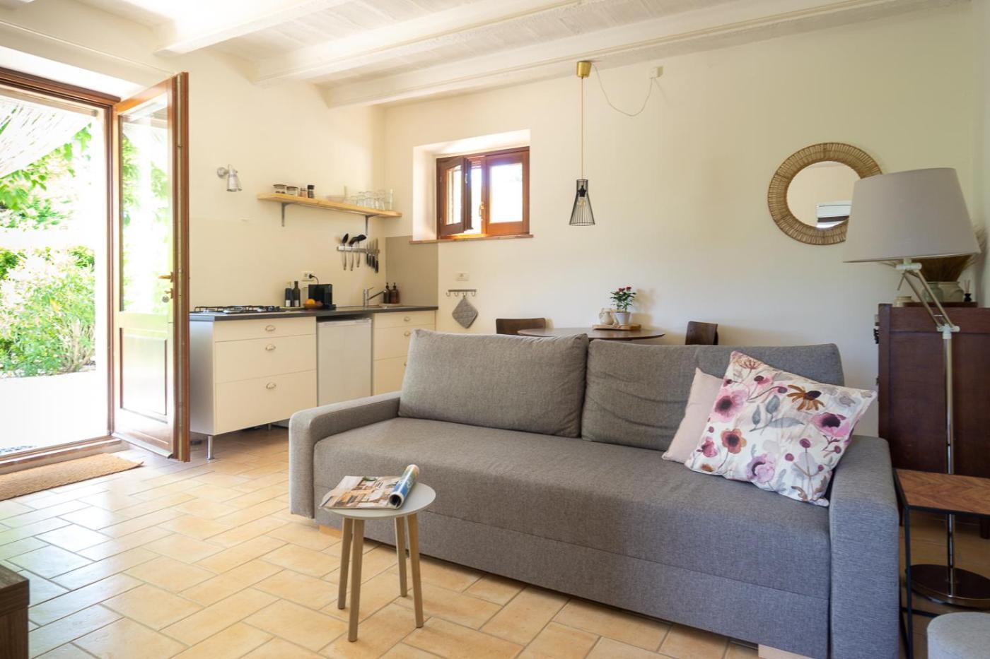 San Pietro  Rosa Nel Pozzo Apartments And B&B מראה חיצוני תמונה