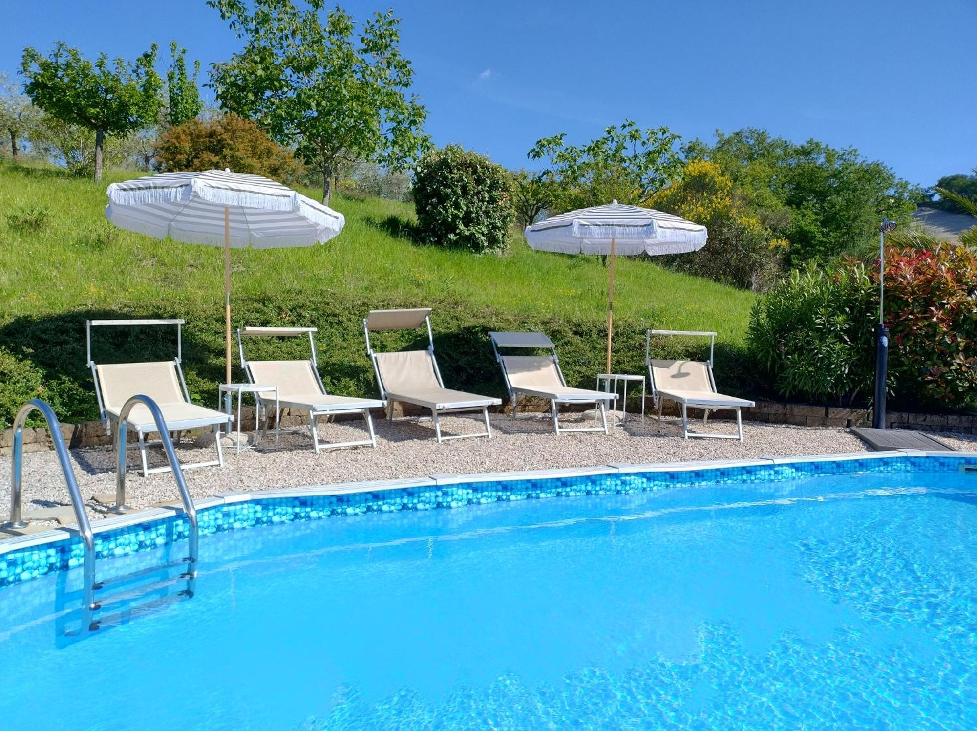 San Pietro  Rosa Nel Pozzo Apartments And B&B מראה חיצוני תמונה
