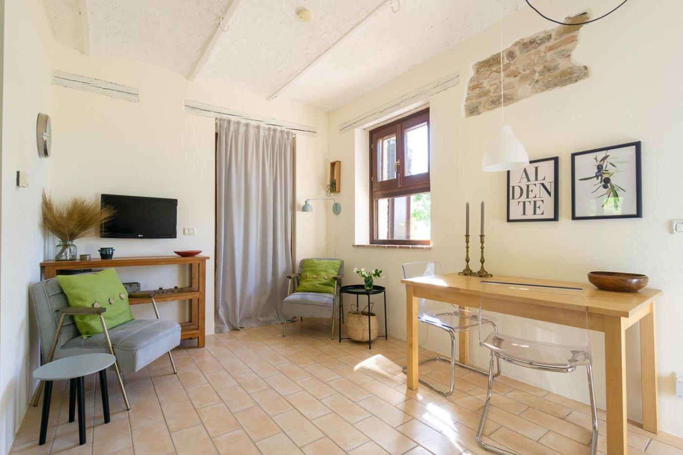 San Pietro  Rosa Nel Pozzo Apartments And B&B מראה חיצוני תמונה