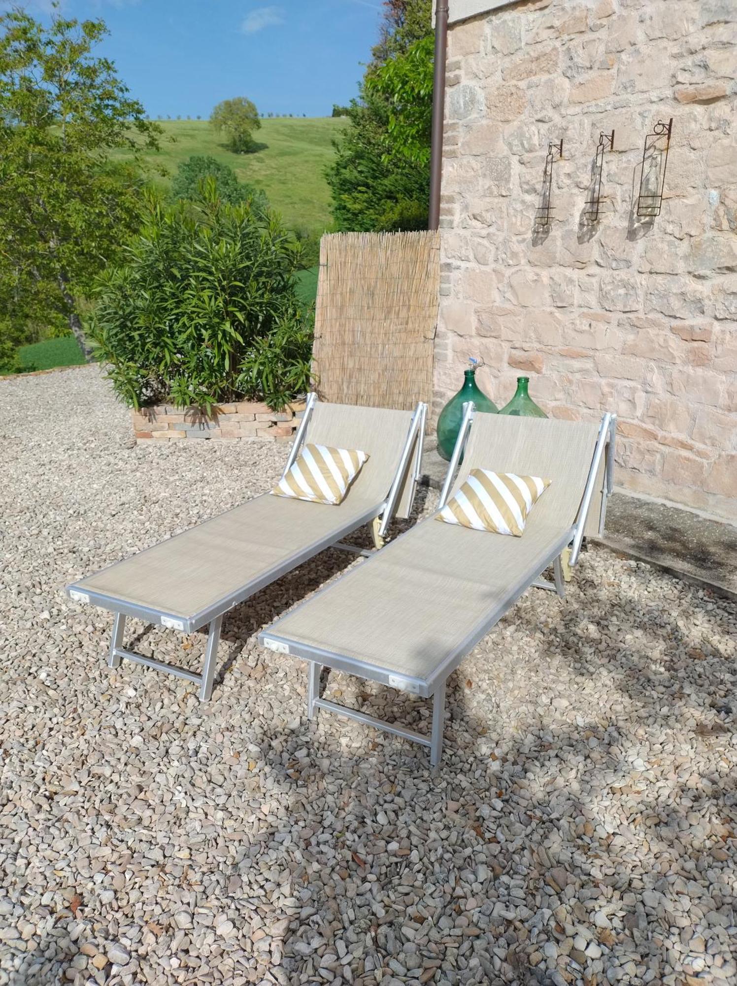 San Pietro  Rosa Nel Pozzo Apartments And B&B מראה חיצוני תמונה